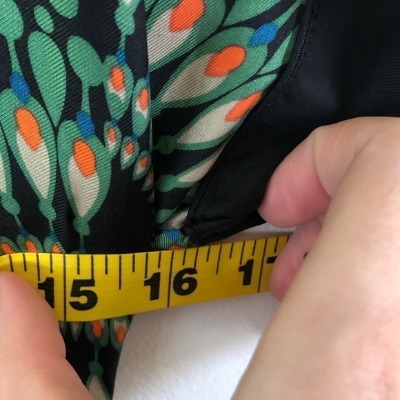 Warehouse 100% Silk Medallion Print Dress Sz 6 Green - Picture 7 of 8